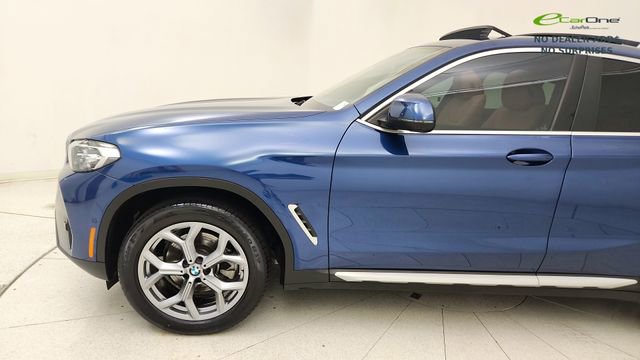 Used 2025 BMW X4 xDrive30i AWD/4WD image 9