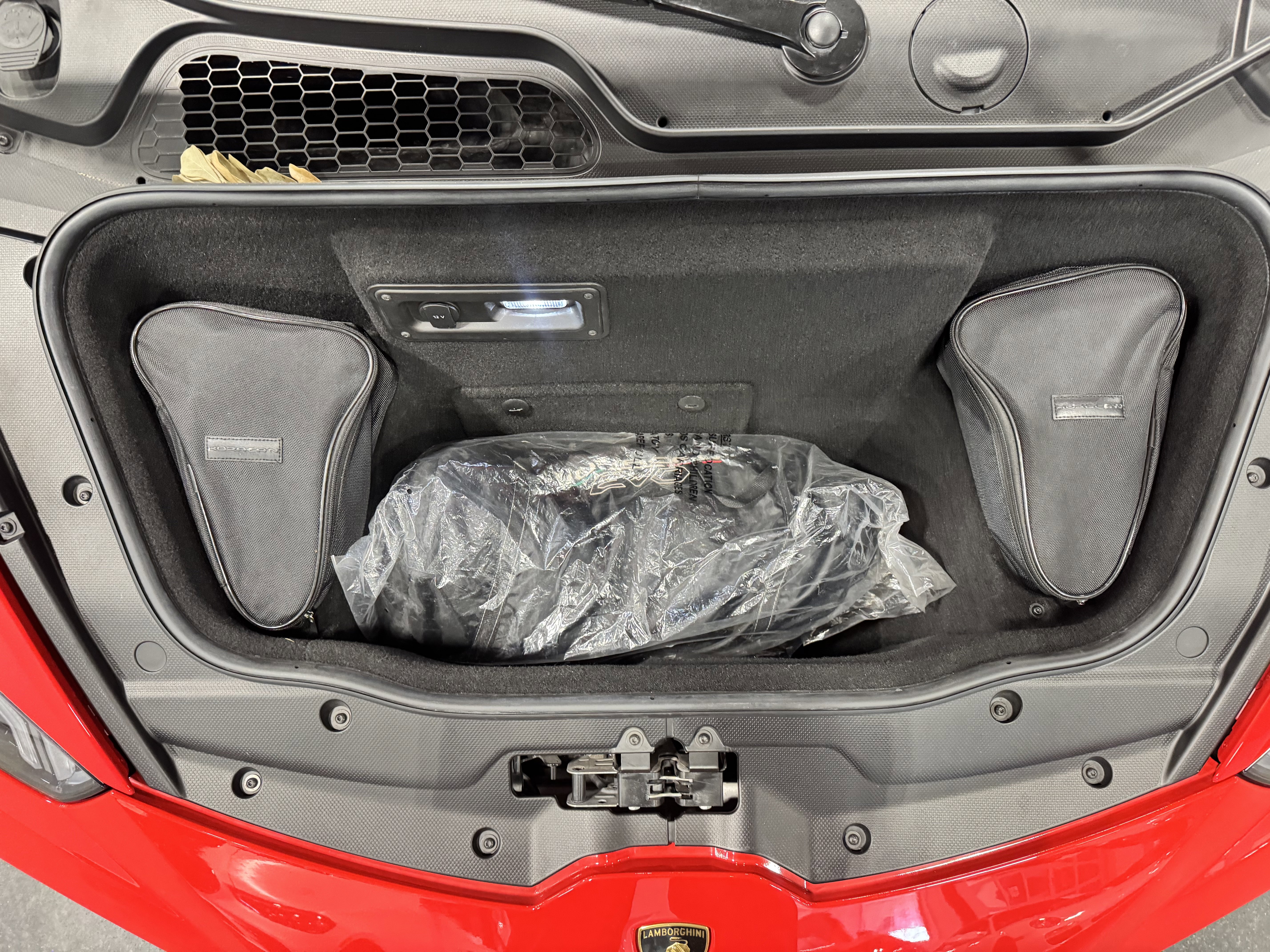 Used 2020 Lamborghini Huracan EVO image 15