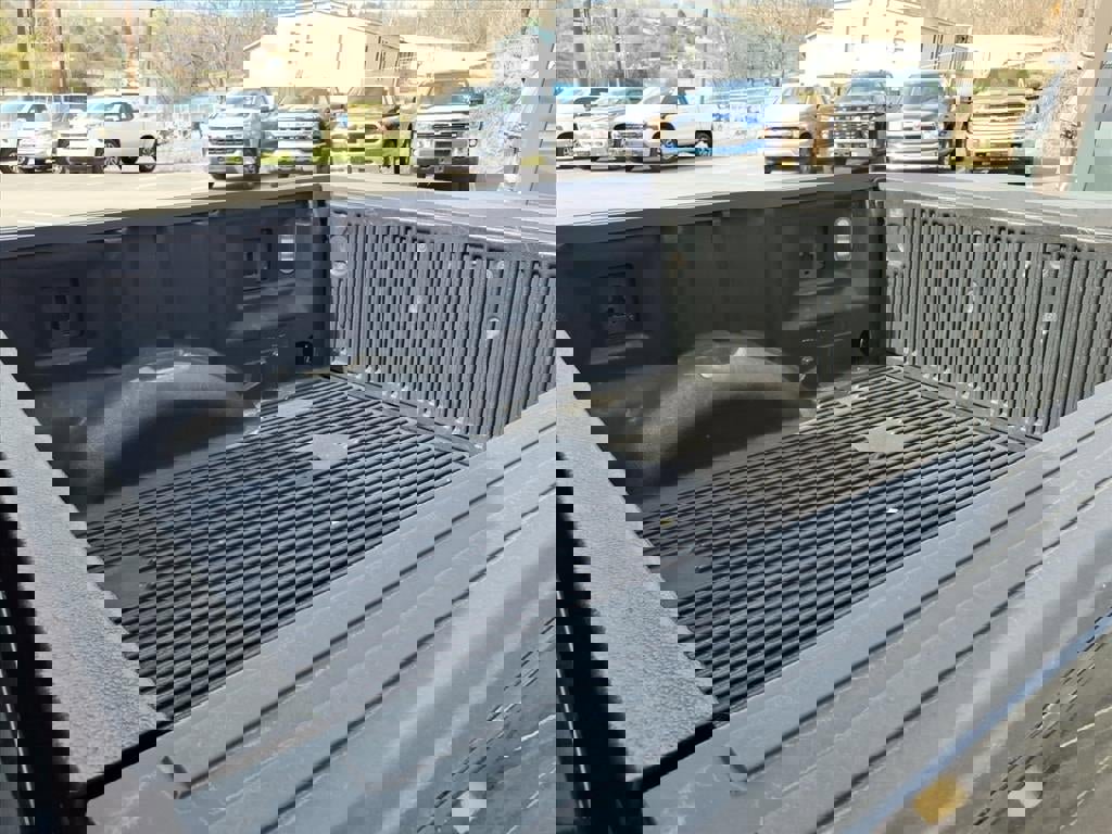 Used 2015 Ford F150 XLT w/ Equipment Group 302A Luxury image 15