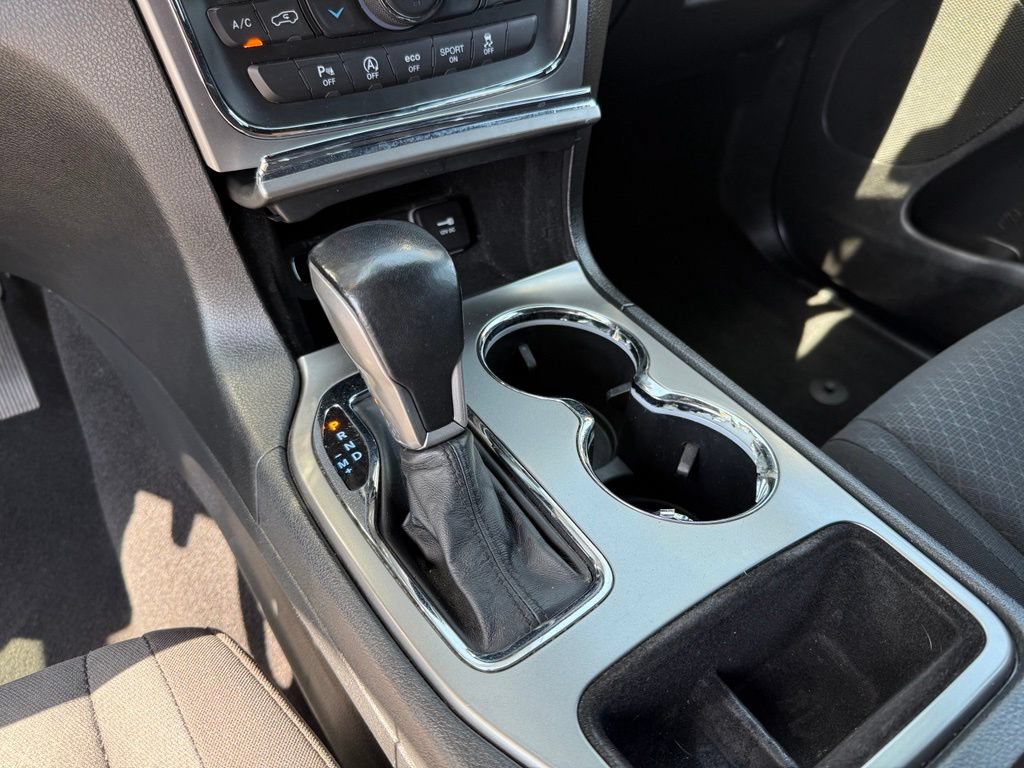 Used 2020 Jeep Grand Cherokee Laredo RWD image 26