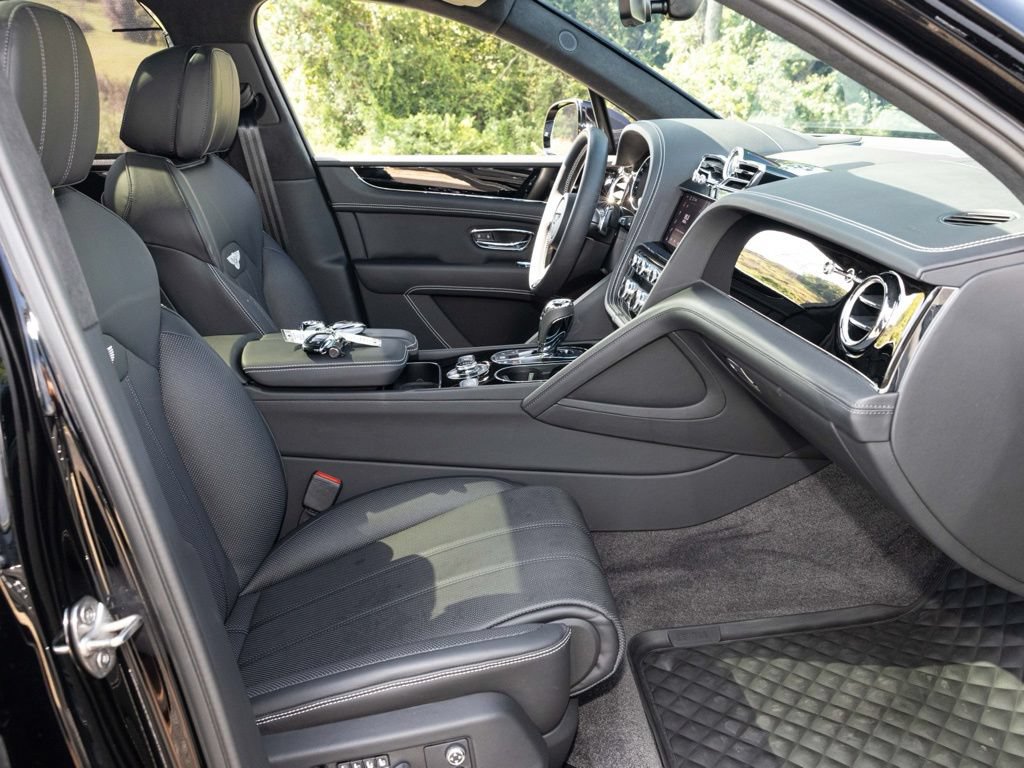 Used 2025 Bentley Bentayga AWD/4WD image 78