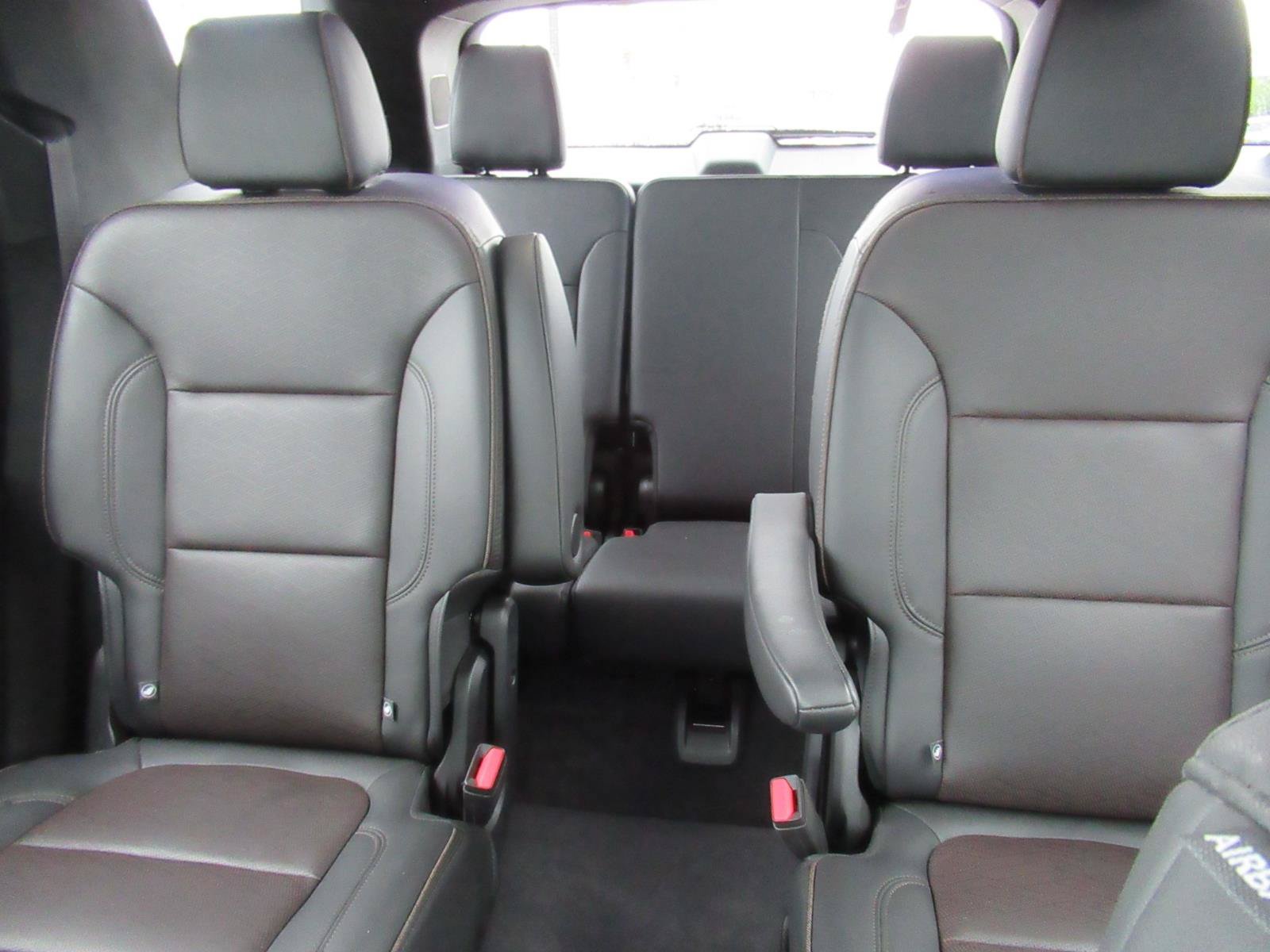 Used 2022 Chevrolet Traverse High Country FWD image 22