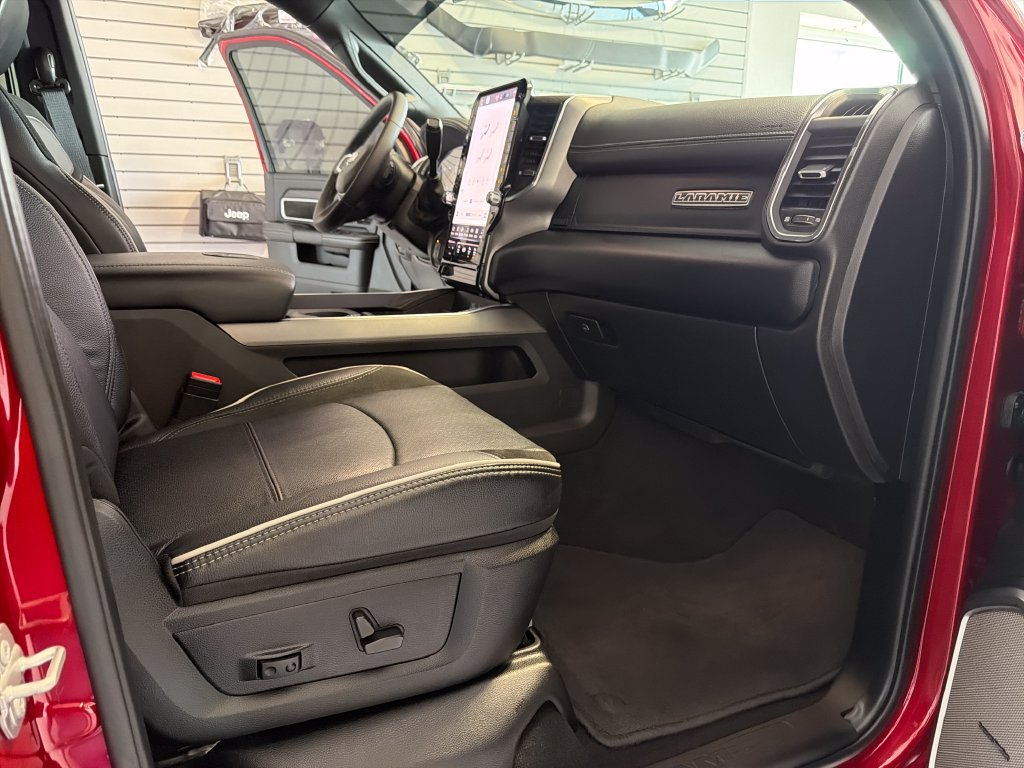 Used 2026 RAM 3500 Laramie AWD/4WD image 21