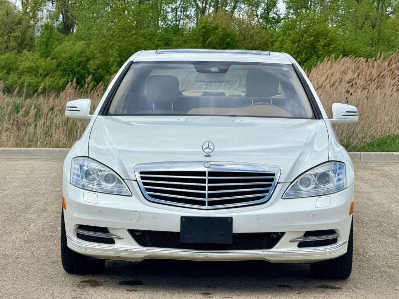 Used 2011 Mercedes-Benz S 550 4MATIC image 2