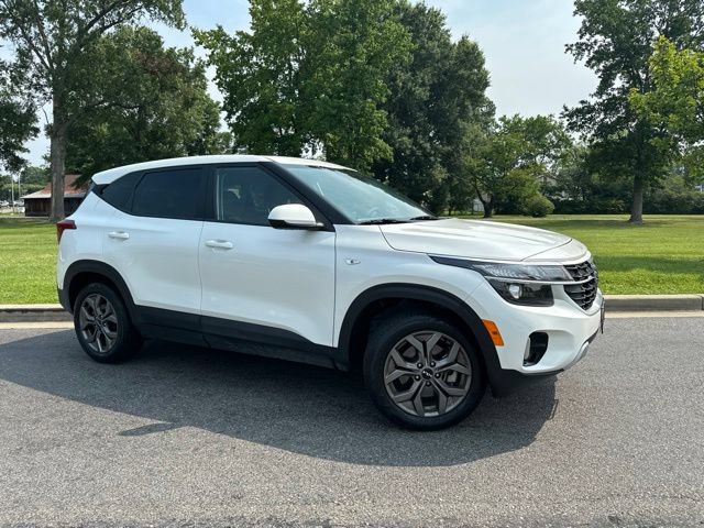 Certified 2024 Kia Seltos LX AWD/4WD image 2