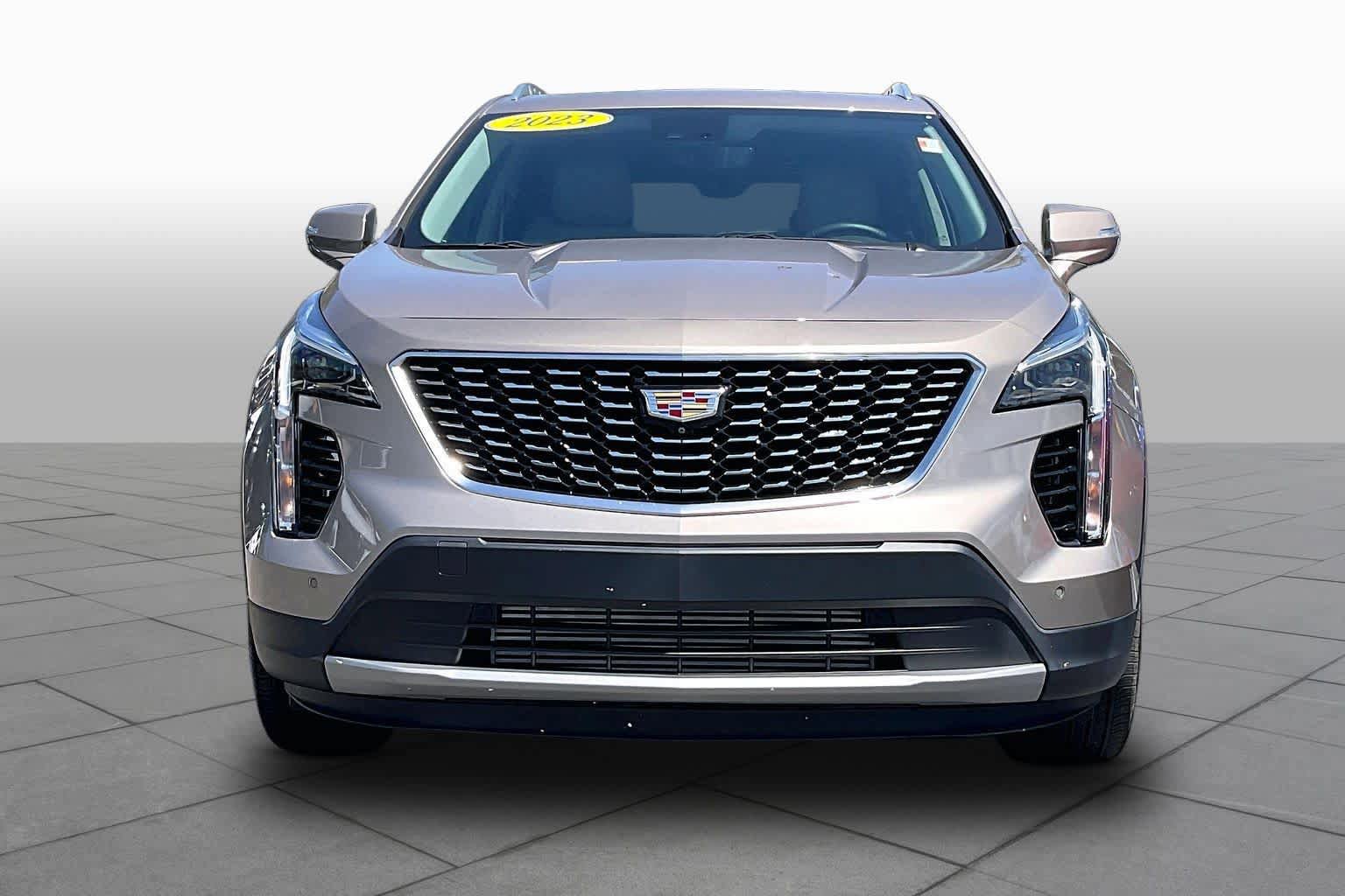 Used 2023 Cadillac XT4 Premium Luxury w/ Enhanced Visibility Package FWD image 4