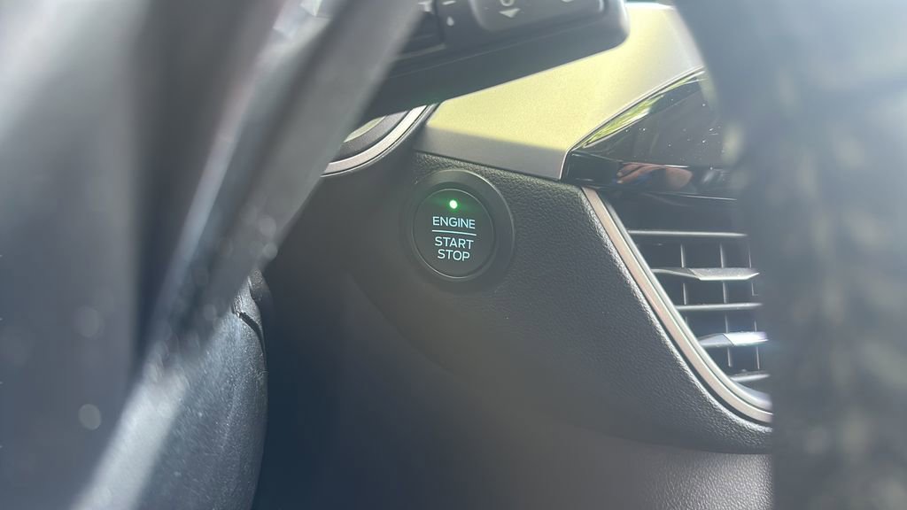 Used 2020 Ford Escape SEL FWD image 28