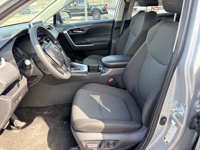 Used 2025 Toyota RAV4 XLE image 17