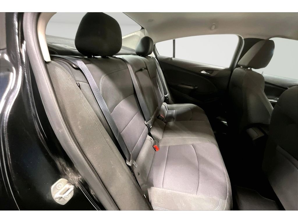 Used 2018 Chevrolet Cruze LT w/ Convenience Package image 27