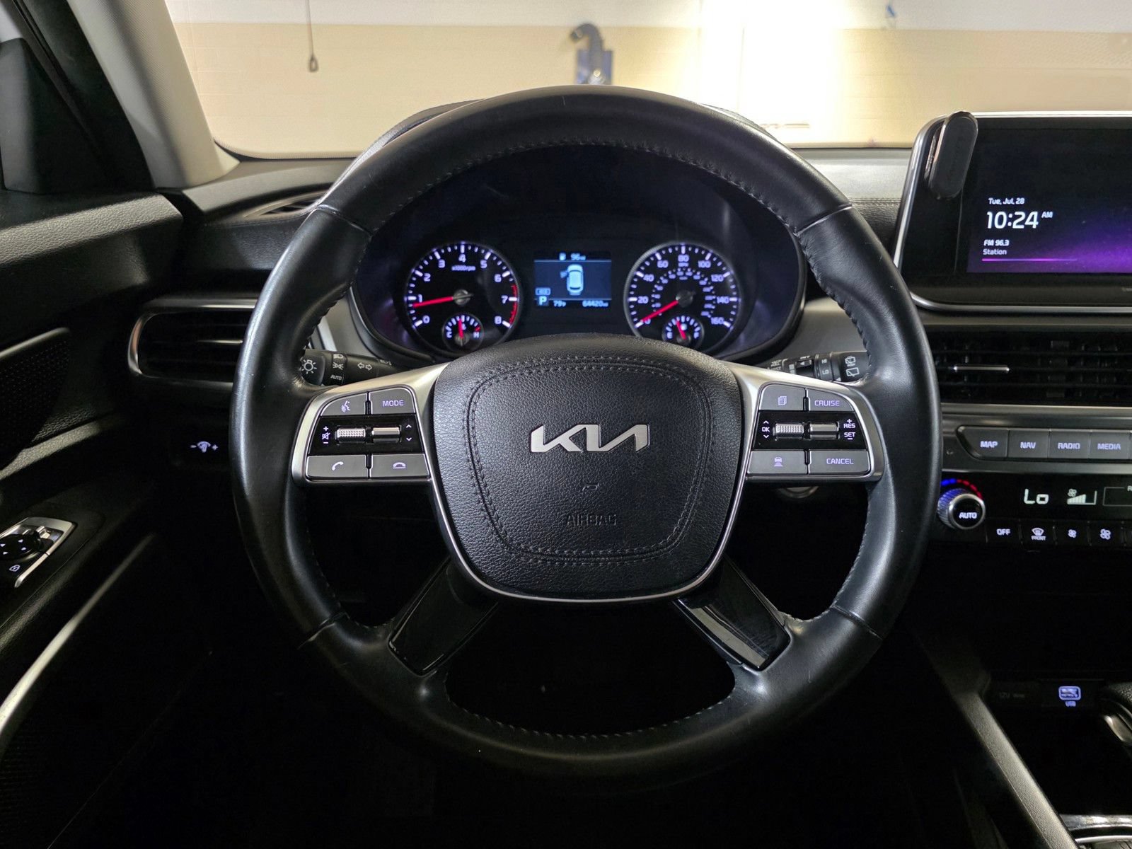 Used 2022 Kia Telluride LX AWD/4WD image 30