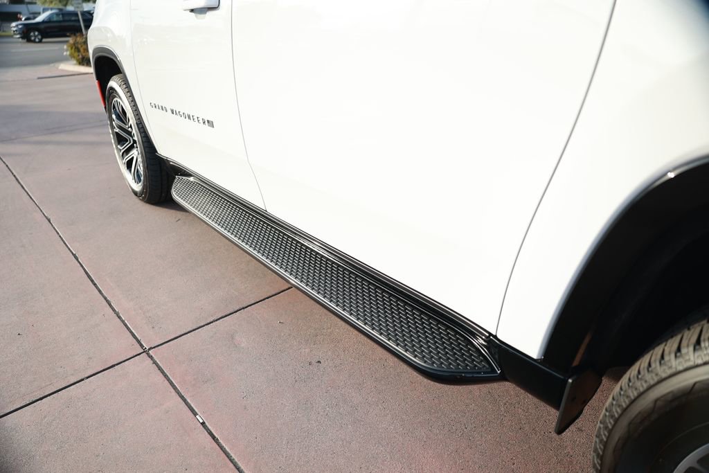 New 2026 Jeep Grand Wagoneer L 2WD image 10