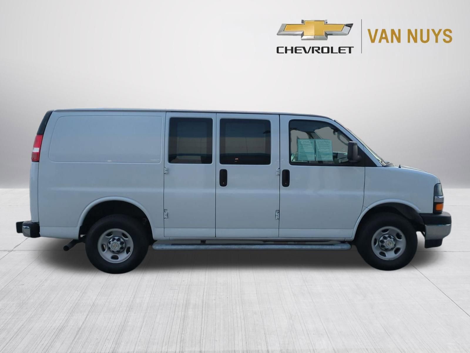 Used 2024 Chevrolet Express 2500 w/ Driver Convenience Package RWD image 4