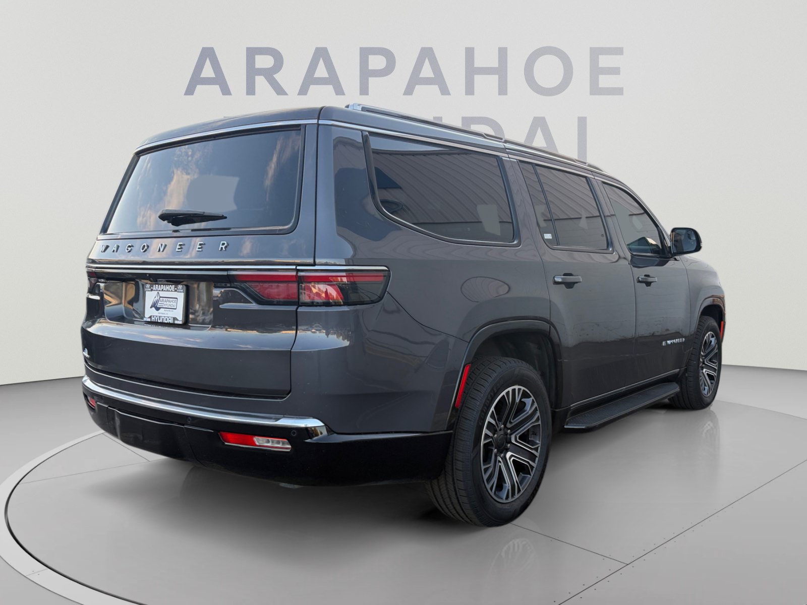 Used 2023 Jeep Wagoneer 4WD w/ Premium Group I image 5