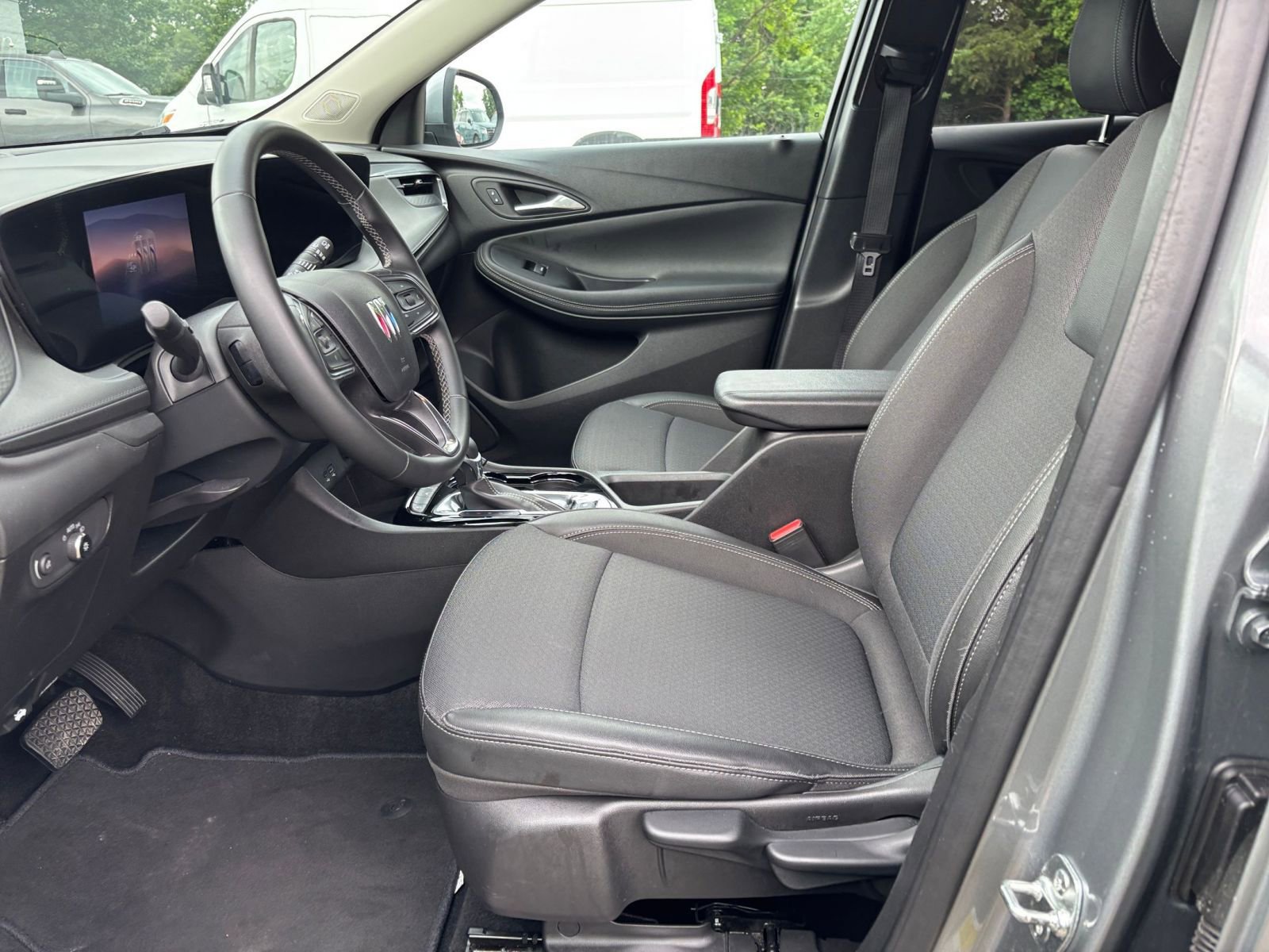 Used 2025 Buick Encore GX Preferred FWD image 25