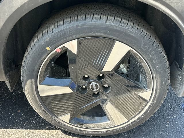 New 2026 Nissan Kicks SR w/ Cold Weather Package FWD image 24