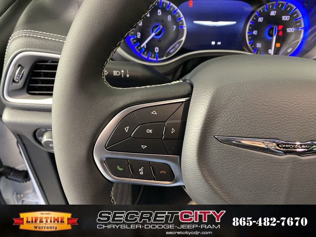 New 2026 Chrysler Pacifica Select image 16