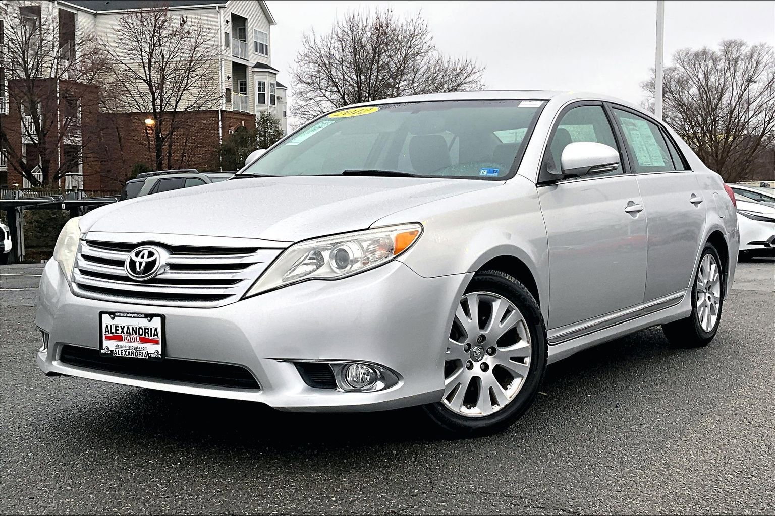 Used 2012 Toyota Avalon Limited image 1