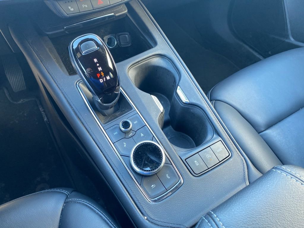 Used 2023 Cadillac XT4 Luxury w/ Cold Weather Package FWD image 11