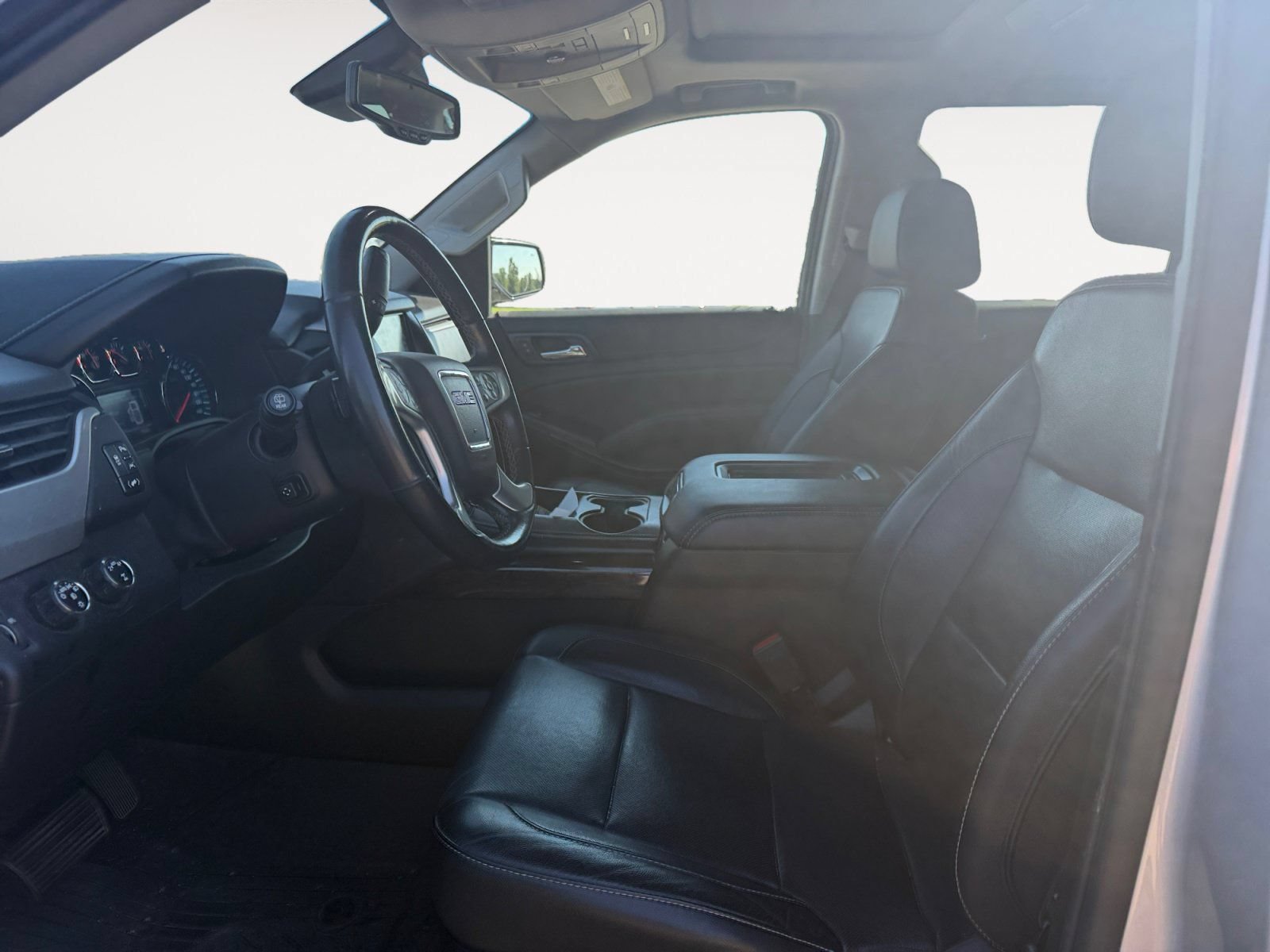 Used 2019 GMC Yukon XL SLT w/ Open Road Package AWD/4WD image 9