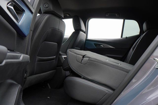 New 2025 Chevrolet Equinox EV LT image 25