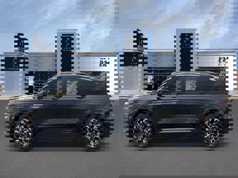 New 2026 Lincoln Nautilus Premier image 3