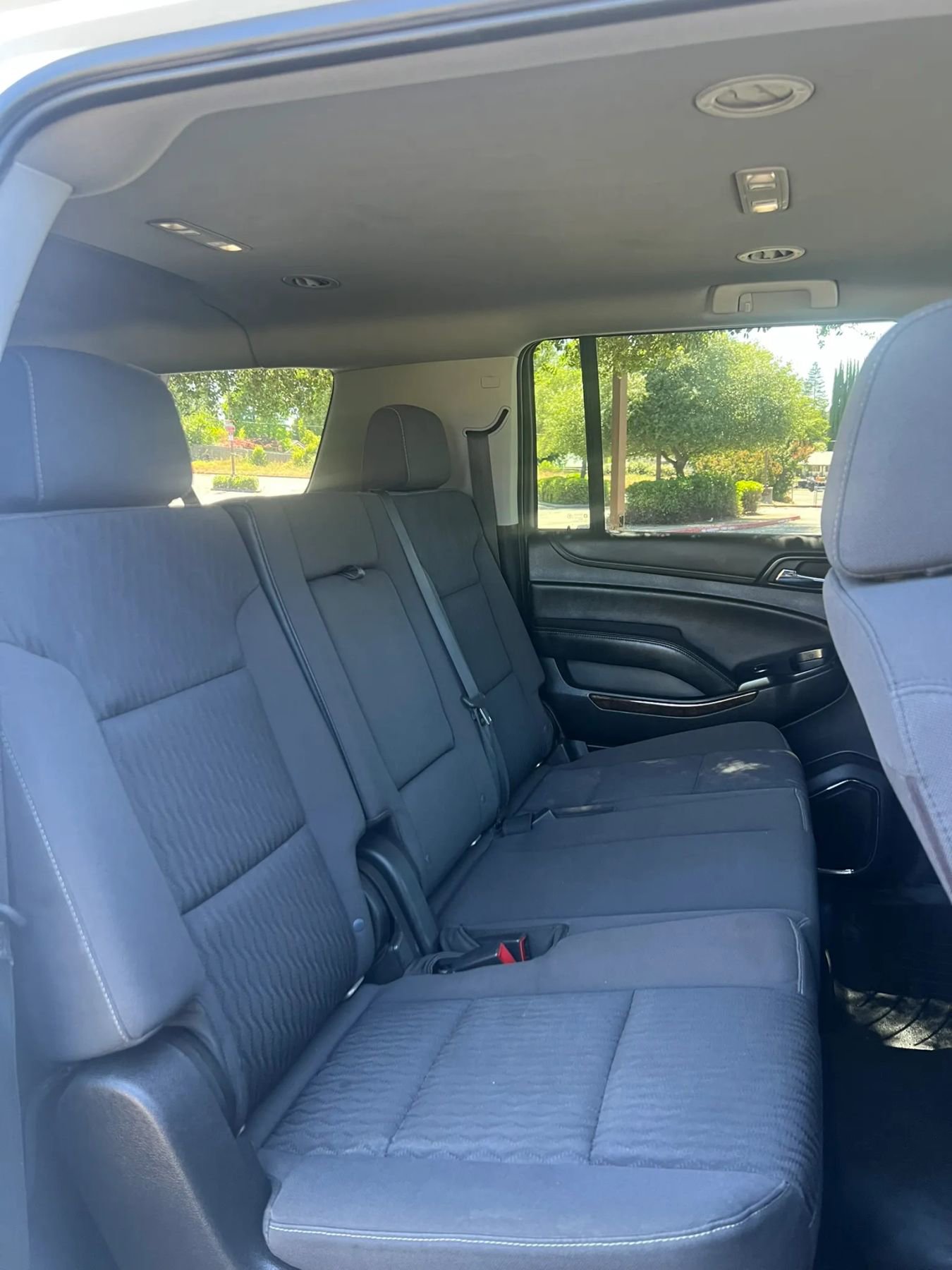 Used 2020 Chevrolet Suburban LS RWD image 13
