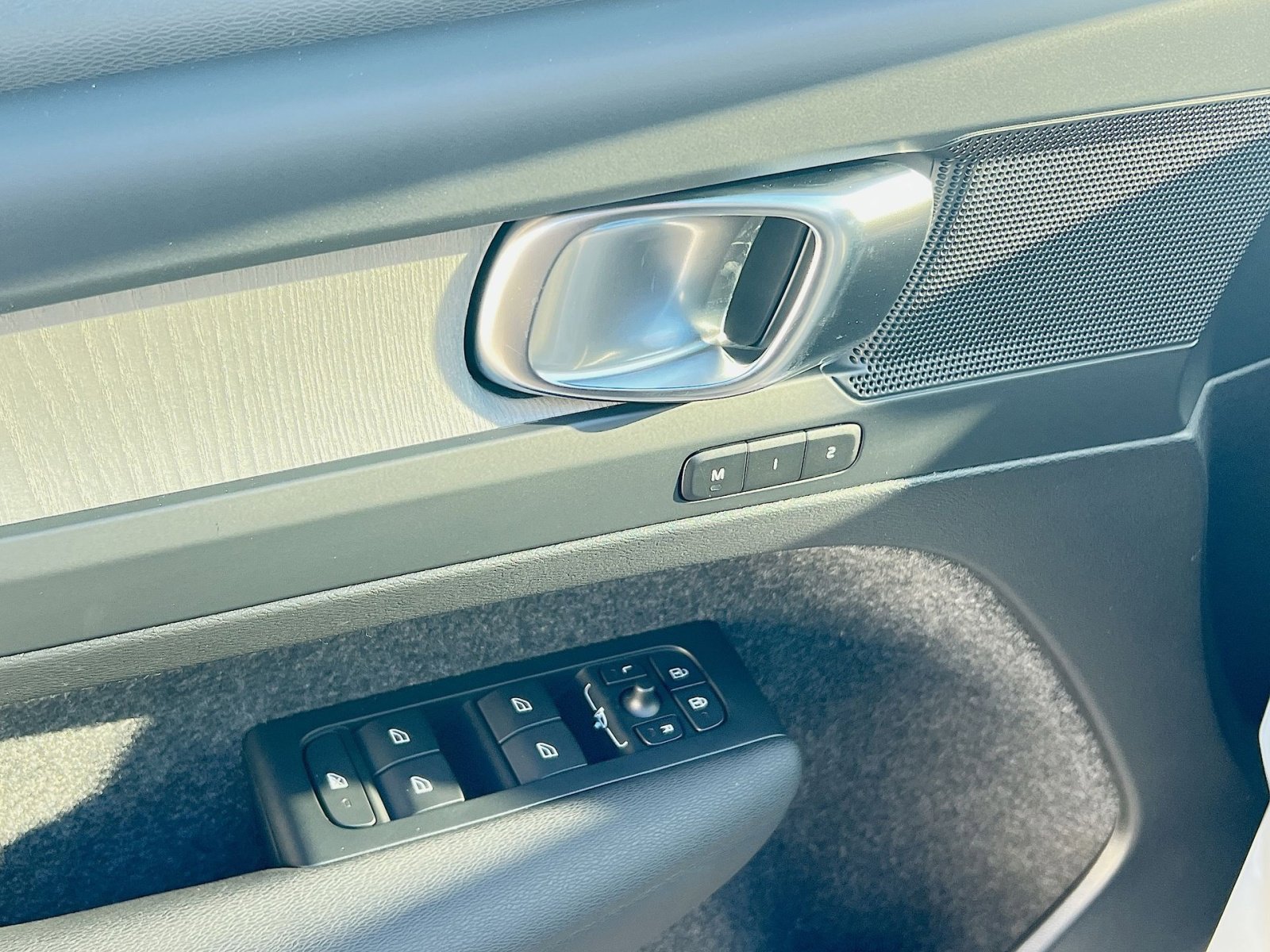 New 2026 Volvo XC40 B5 Plus w/ Protection Package Premier image 15