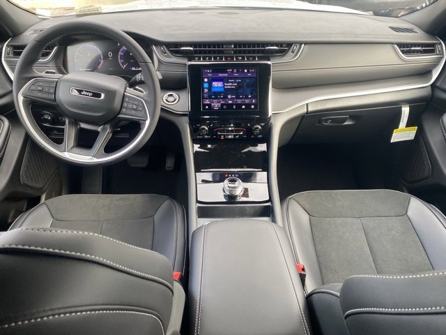 New 2025 Jeep Grand Cherokee L Altitude image 35