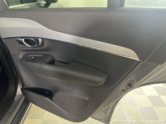 Used 2018 Volvo XC90 T5 Momentum w/ Convenience Package AWD/4WD image 15