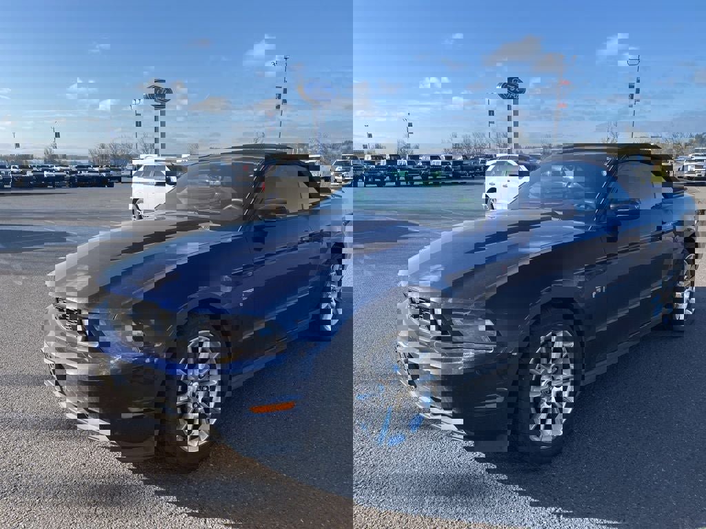 Used 2010 Ford Mustang GT image 34