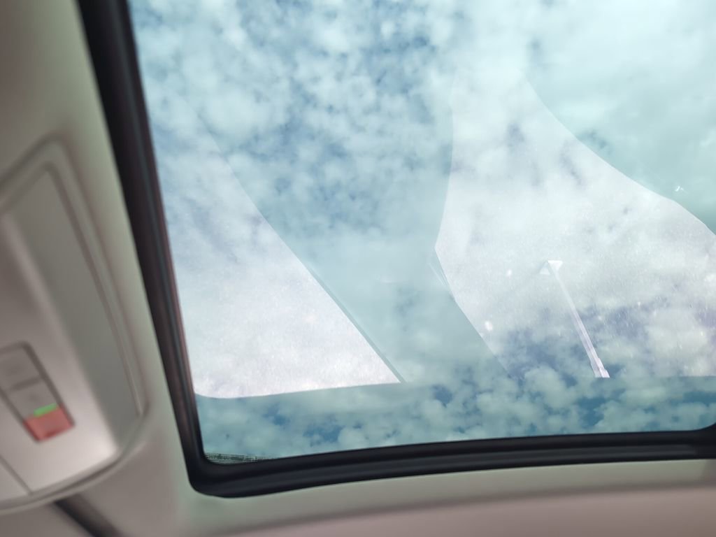 Used 2023 Volkswagen Atlas SEL R-Line image 28