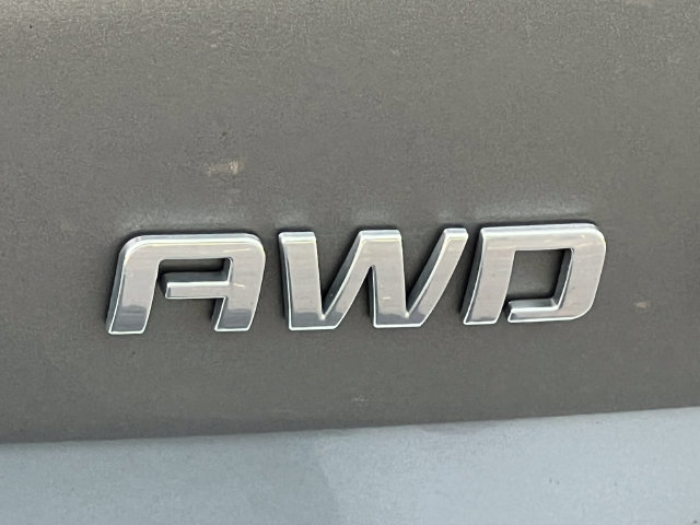 Used 2023 Chevrolet Equinox LT w/ Driver Convenience Package AWD/4WD image 9
