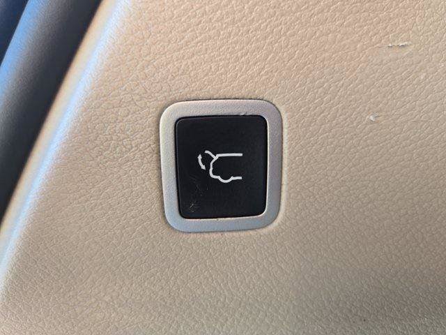 Used 2024 Chrysler Pacifica Touring-L FWD image 10