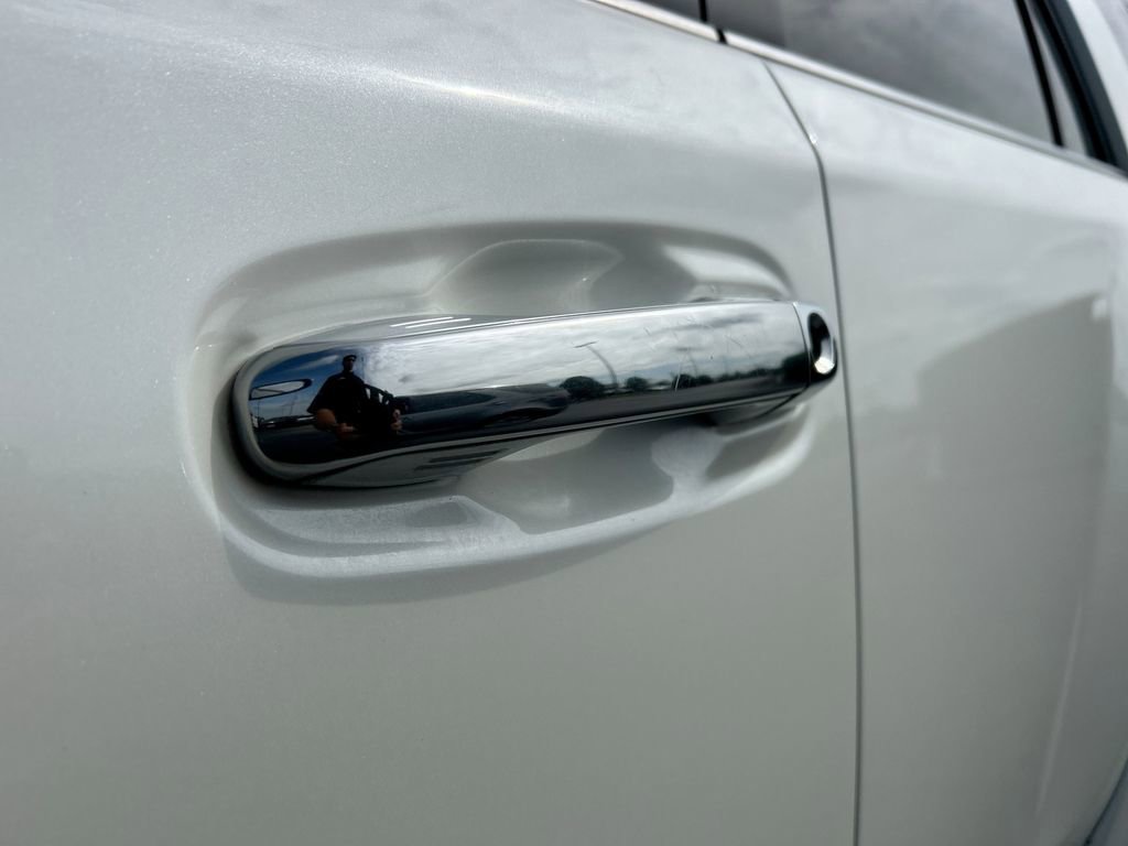 Used 2022 Toyota 4Runner Limited AWD/4WD image 29