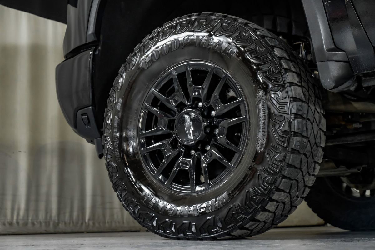 Used 2025 Chevrolet Silverado 2500 ZR2 w/ Technology Package image 55