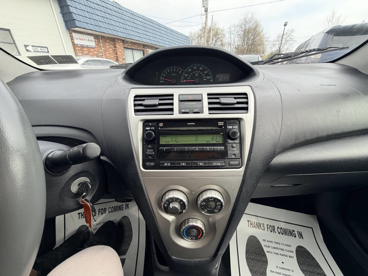 Used 2009 Toyota Yaris Sedan image 25