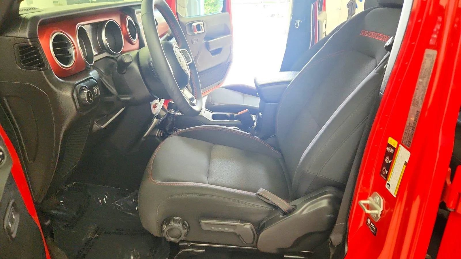 Used 2023 Jeep Gladiator Rubicon w/ Cold Weather Group AWD/4WD image 15