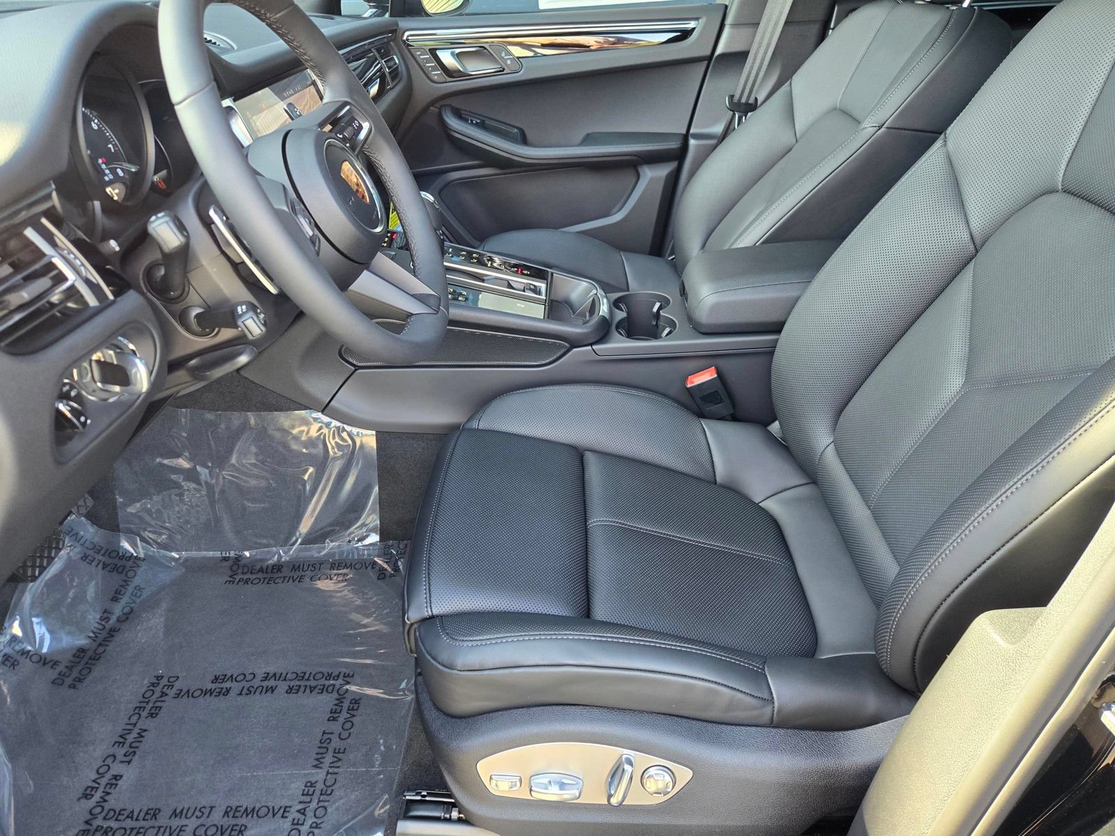 New 2026 Porsche Macan AWD/4WD image 25