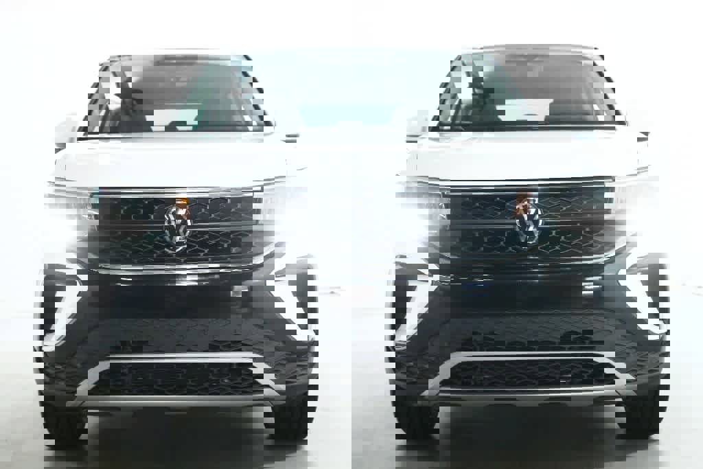 Certified 2022 Volkswagen Taos SE w/ Driver Assistance Package image 5