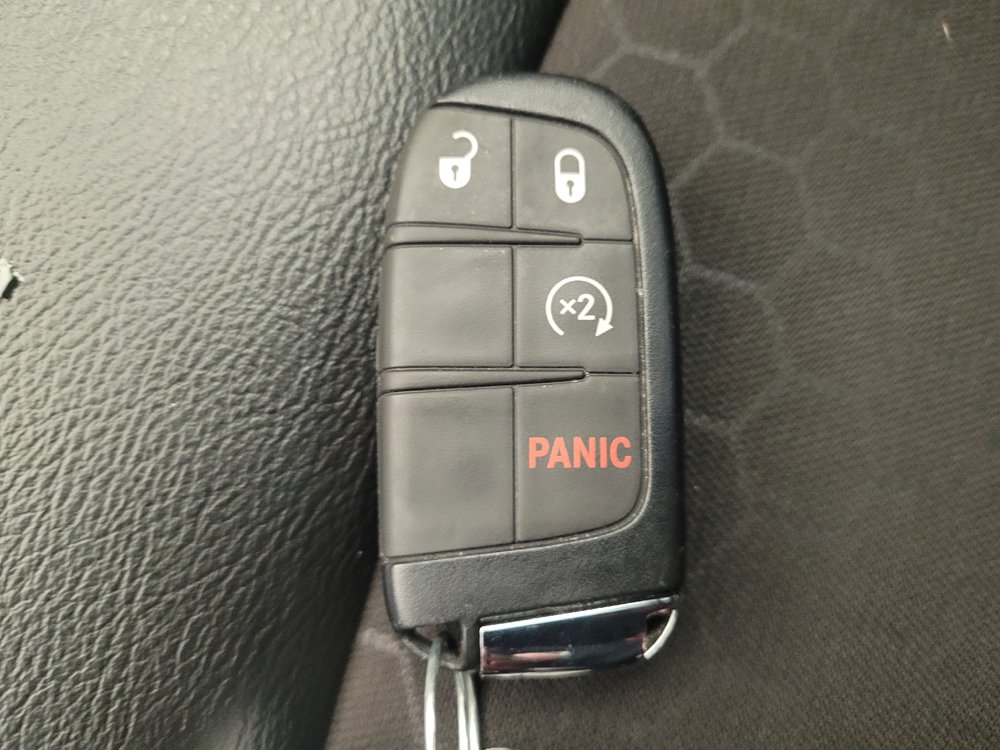 Used 2020 Jeep Compass Latitude w/ Cold Weather Group AWD/4WD image 32