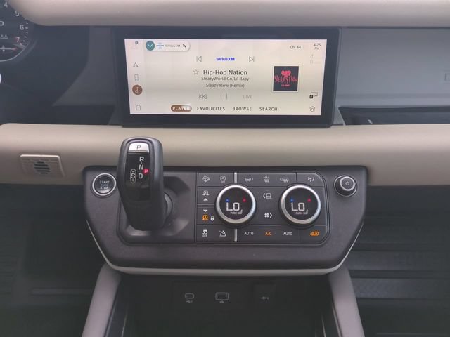 Used 2020 Land Rover Defender 110 SE AWD/4WD image 19