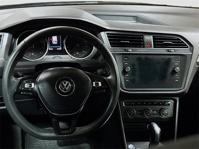 Used 2020 Volkswagen Tiguan SE w/ Panoramic Sunroof Package image 13