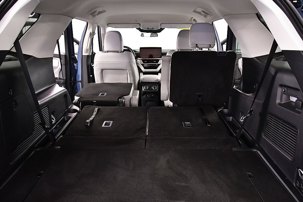 Used 2025 Ford Explorer Active w/ Active Comfort Package RWD image 31