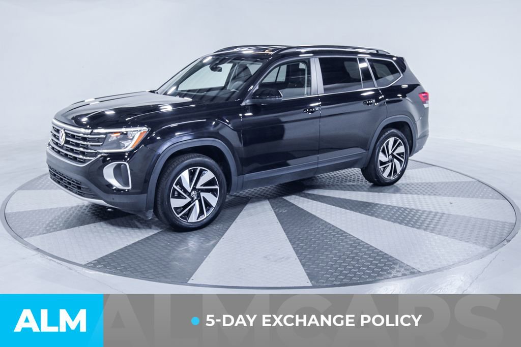 Used 2025 Volkswagen Atlas SE image 4