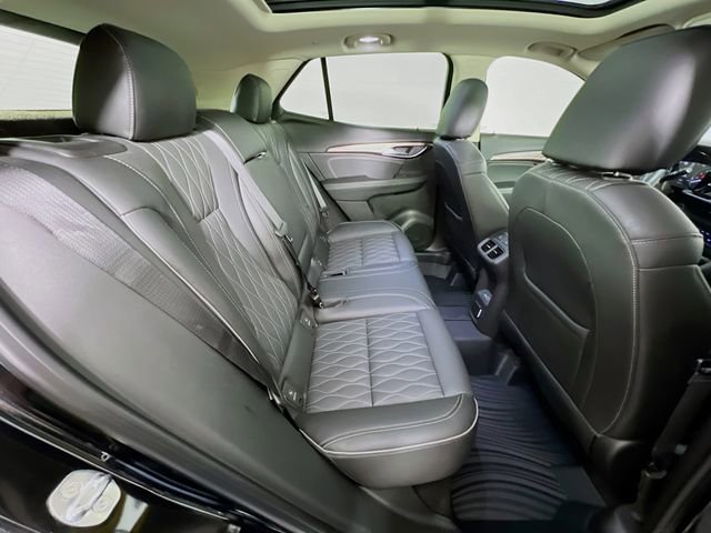 Used 2022 Buick Envision Avenir w/ Technology Package II image 44