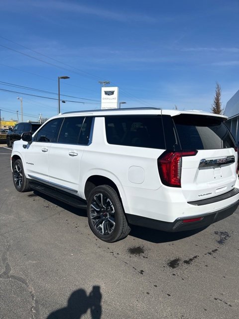 Used 2023 GMC Yukon XL SLT image 6