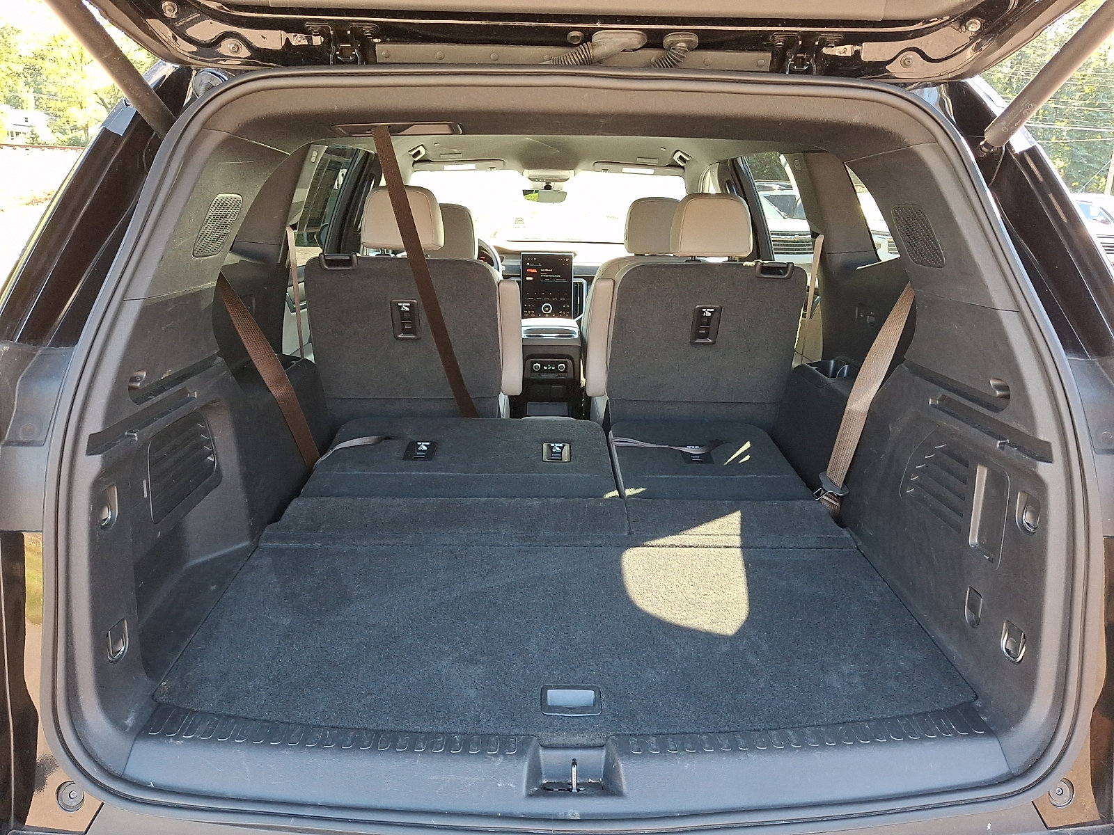 Used 2026 GMC Acadia Elevation w/ Elevation Premium Package FWD image 31