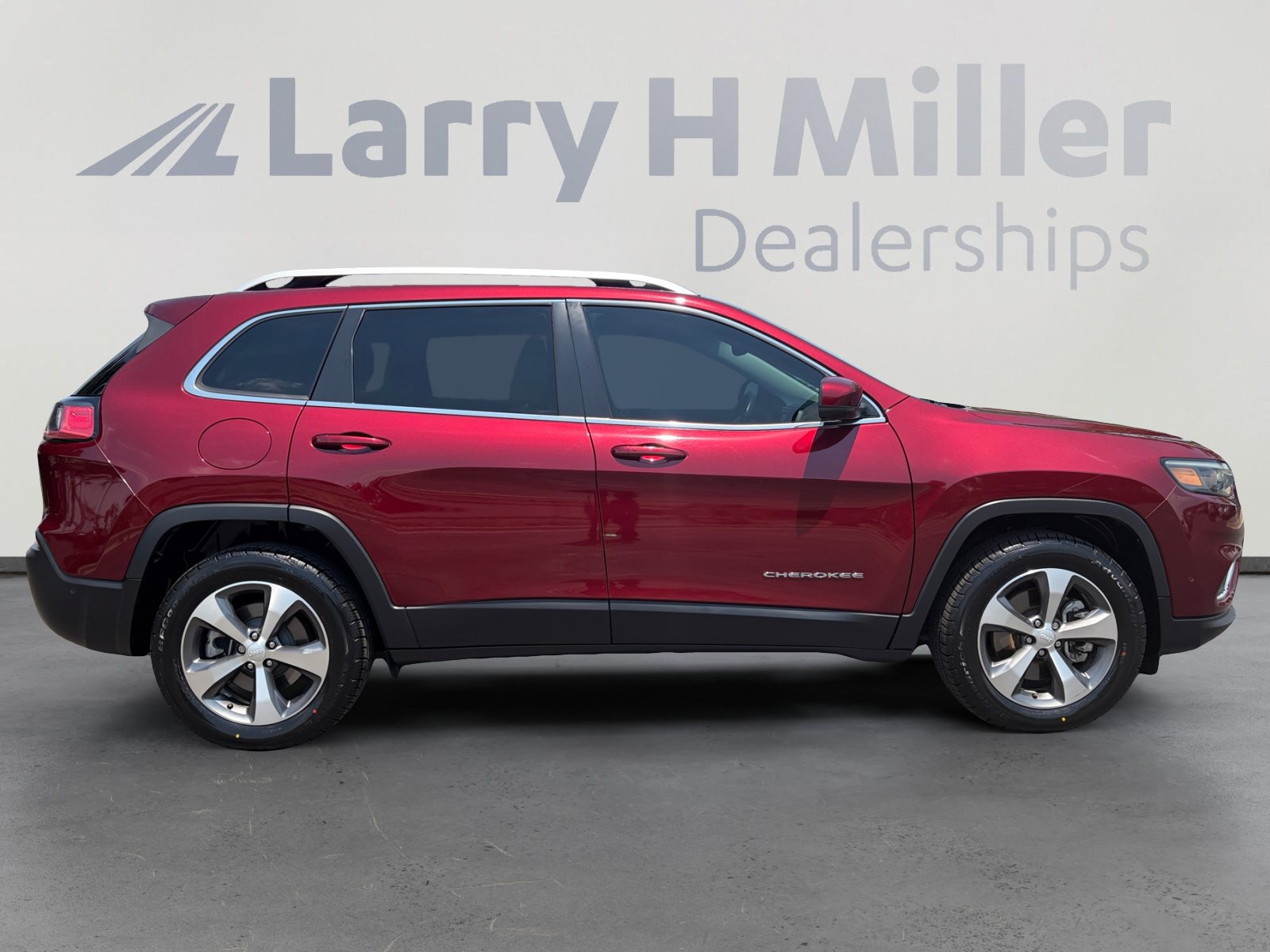 Used 2021 Jeep Cherokee Limited w/ Elite Package AWD/4WD image 6