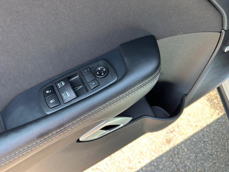 Used 2020 Dodge Challenger SXT w/ Blacktop Package image 20