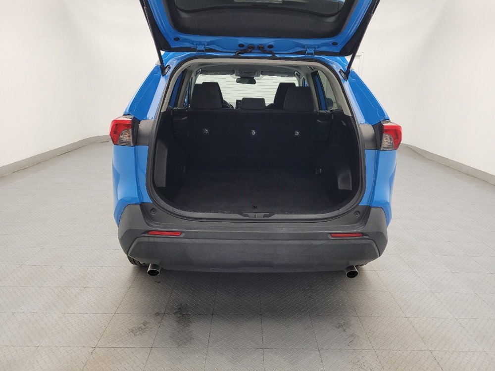 Used 2020 Toyota RAV4 LE image 29